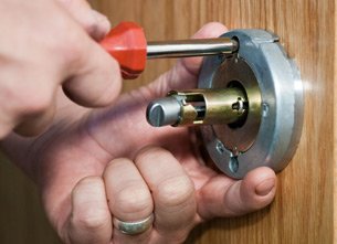 Metro Master Locksmith Corona, CA 951-370-1225 Metro Master Locksmith Corona, CA 951-370-1225