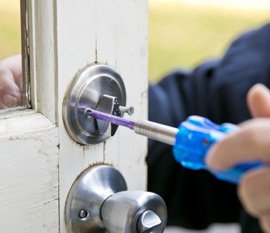 Metro Master Locksmith Corona, CA 951-370-1225 Metro Master Locksmith Corona, CA 951-370-1225